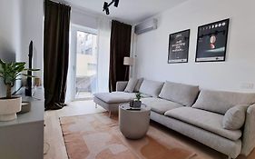 Urban Studio - Central Condominium